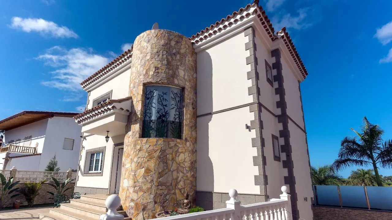 Villa, Private Heated Pool And Jacuzzi . Maspalomas  Villa Maspalomas (Gran Canaria)